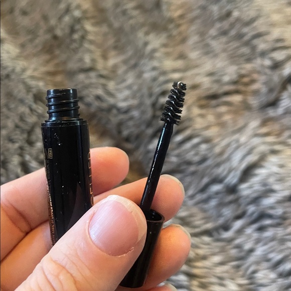 Laura Geller Sculpt-n-Stay Brow Pencil and Gel - White and Gold FINAL PRICE! - Picture 6 of 6